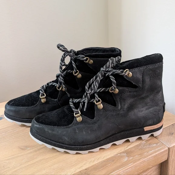 NWOT Sorel Women's Black Lace-Up Boots, Sz 9.5 - Picture 2 of 7